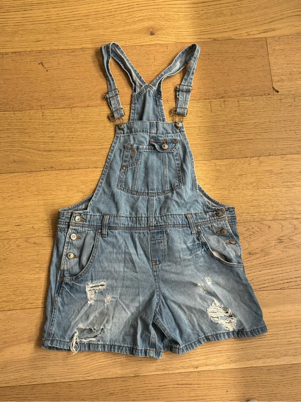 l.e.i. Denim Short Overalls Juniors Large Distressed Light Wash Jean Shortalls